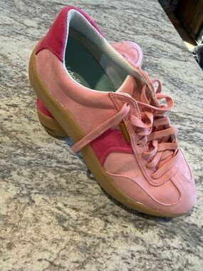 Dr. Scholl's Pink Two-Tone Suede Platform Sneakers